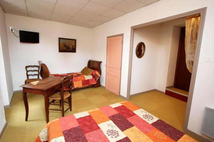 Logis Hotel Le Prieure Bourg-Saint-Andéol Exteriör bild